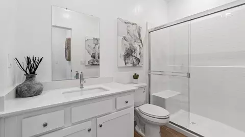 Bath - 1077 Cathedral Ct S, Madera, CA 93636 photo 1 of 5