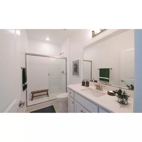 Bath - 405 Buckeye St, Dixon, CA 95620 photo 1 of 3