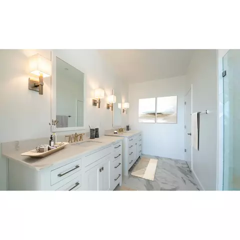 Bath - 405 Buckeye St, Dixon, CA 95620 photo 3 of 3