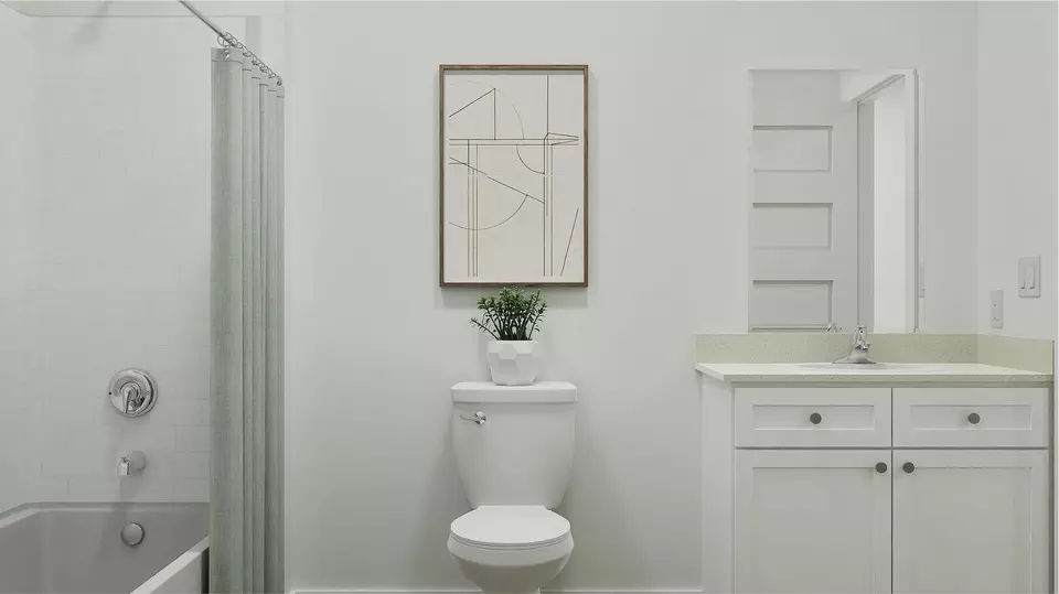 Bath - 3389 N Vaughan Ave, Fresno, CA 93723 photo 3 of 3
