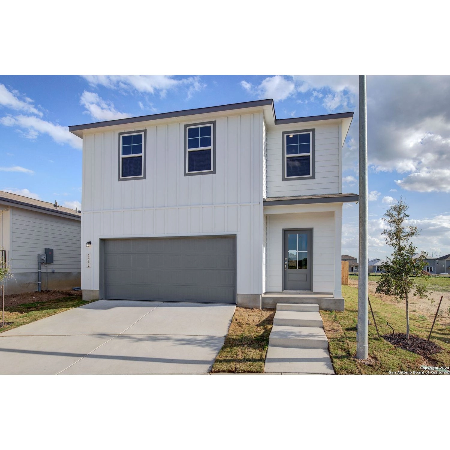 2542 Dry Moss Way  