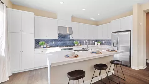 26821 Keystone Loop, Valencia, CA 91381 photo 2