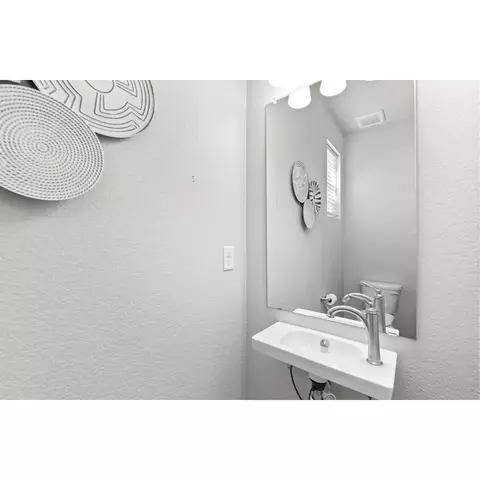 22013 E 38th Pl, Aurora, CO 80019 photo 15