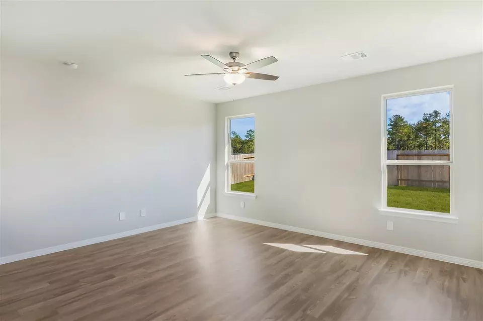 Living - Plan Chestnut - 3146 Manchester Dr, Cleburne, TX 76031 photo 5 of 6