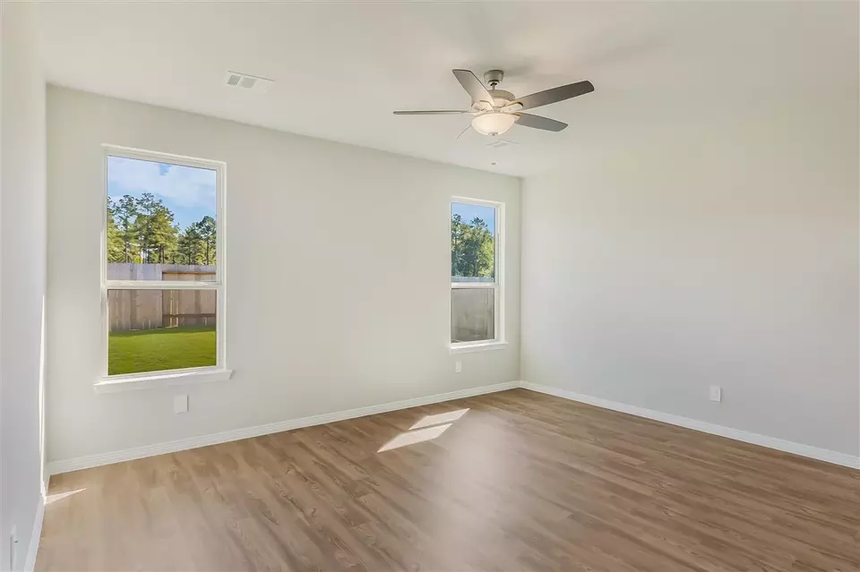Living - Plan Chestnut - 3146 Manchester Dr, Cleburne, TX 76031 photo 6 of 6