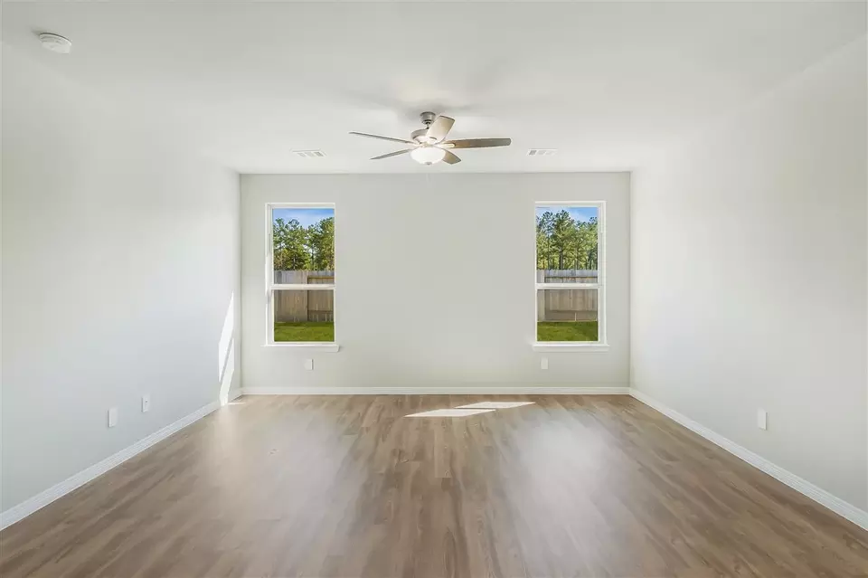 Living - Plan Chestnut - 3146 Manchester Dr, Cleburne, TX 76031 photo 4 of 6
