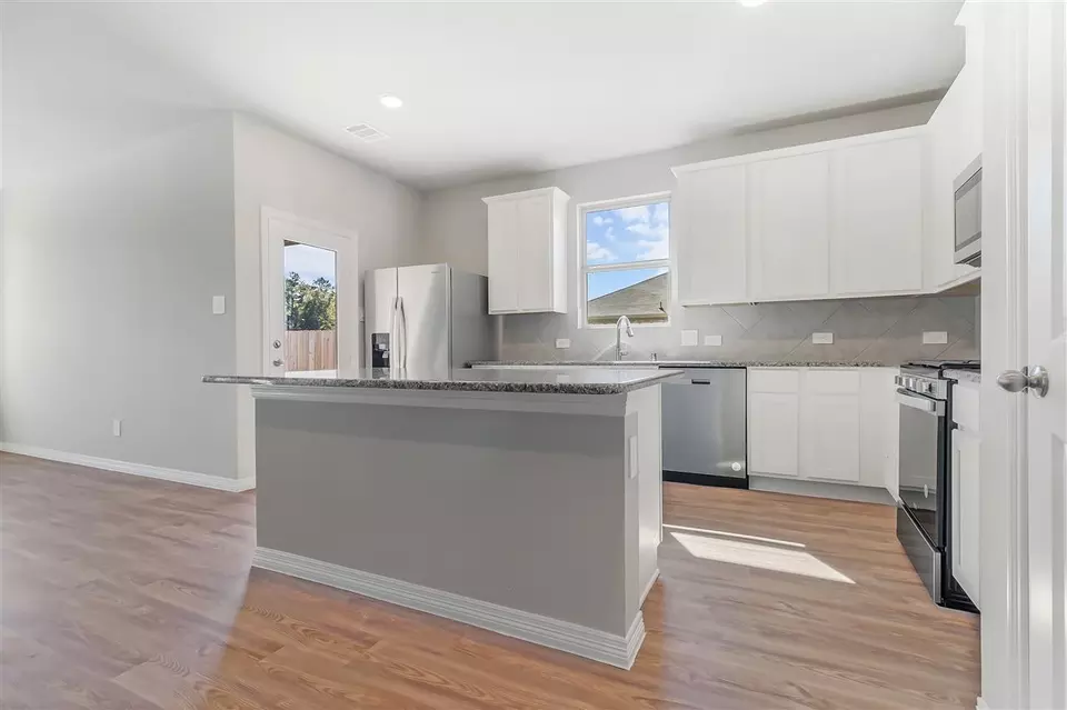 Kitchen - Plan Chestnut - 3146 Manchester Dr, Cleburne, TX 76031 photo 5 of 5