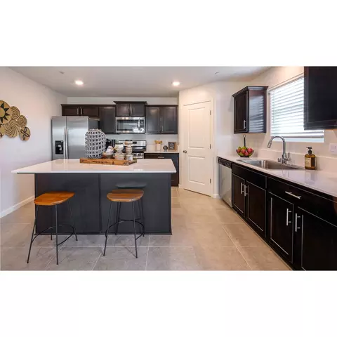Kitchen - 2119 Hunter Ave, Sanger, CA 93657 photo 2 of 4