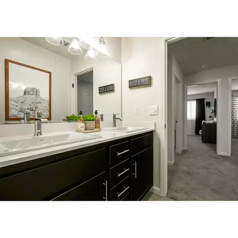 Bath - 2119 Hunter Ave, Sanger, CA 93657 photo 5 of 5