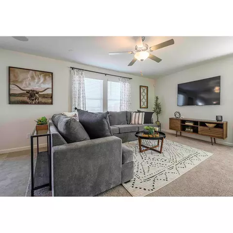 Living - 2119 Hunter Ave, Sanger, CA 93657 photo 2 of 5