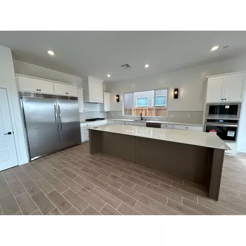 1236 Windmill Ave, Clovis, CA 93619 photo 2