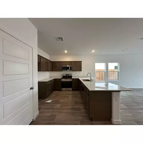 3370 Frontera Ave, Clovis, CA 93619 photo 4