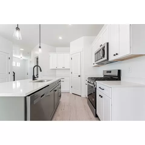 Kitchen - 4707 S Olive Ave, Mapleton, UT 84664 photo 3 of 3