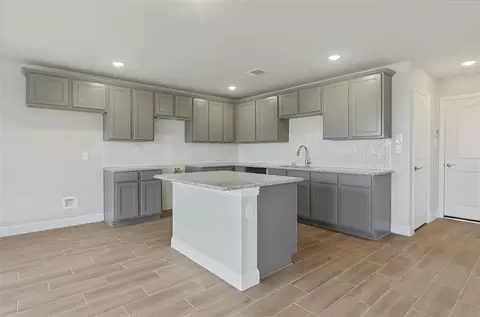4551 Pinehurst Trace Dr, Pinehurst, TX 77362 photo 7