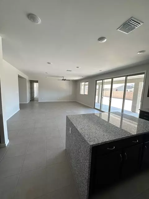 Living - 14803 E 40th Pl, Yuma, AZ 85367 photo 14 of 15