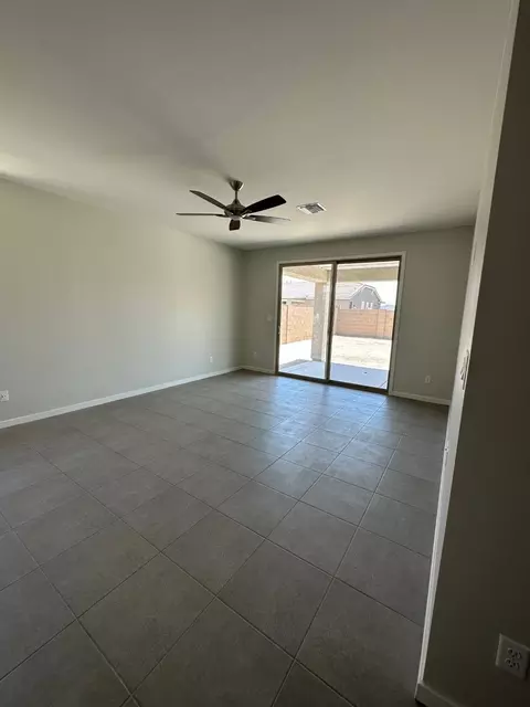 Living - 14803 E 40th Pl, Yuma, AZ 85367 photo 15 of 15