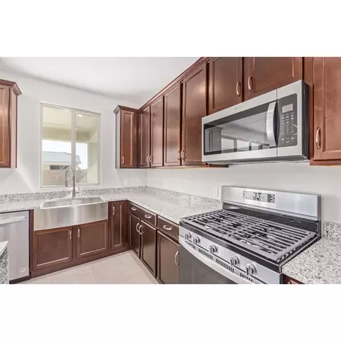 Kitchen - 14803 E 40th Pl, Yuma, AZ 85367 photo 10 of 11