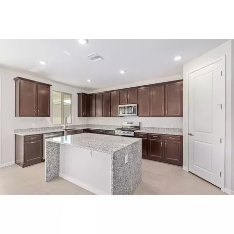 Kitchen - 14803 E 40th Pl, Yuma, AZ 85367 photo 4 of 11