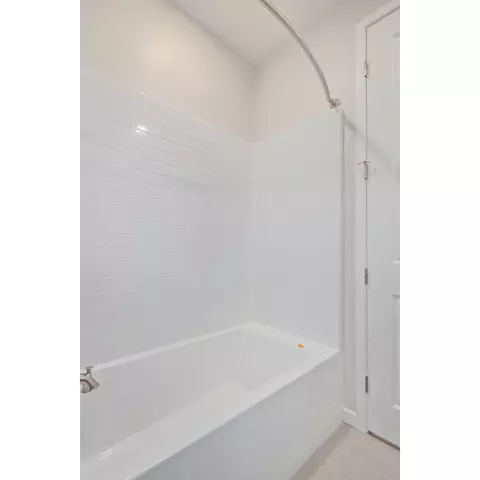Bath - 14803 E 40th Pl, Yuma, AZ 85367 photo 9 of 15