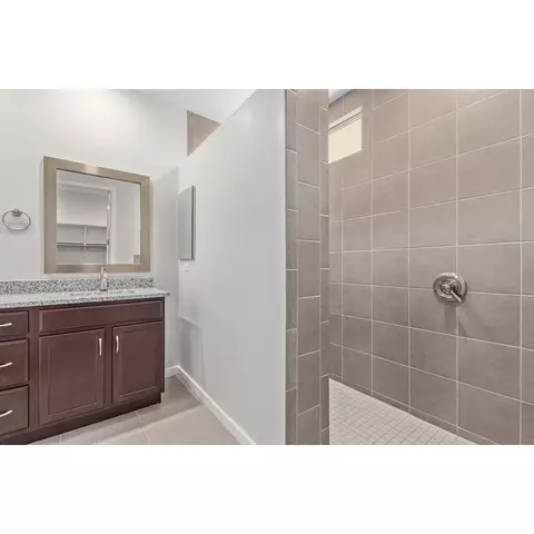Bath - 14803 E 40th Pl, Yuma, AZ 85367 photo 4 of 15