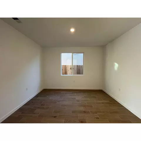 1102 Atlantica Dr S, Madera, CA 93636 photo 4