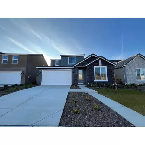 1102 Atlantica Dr S, Madera, CA 93636 photo 1