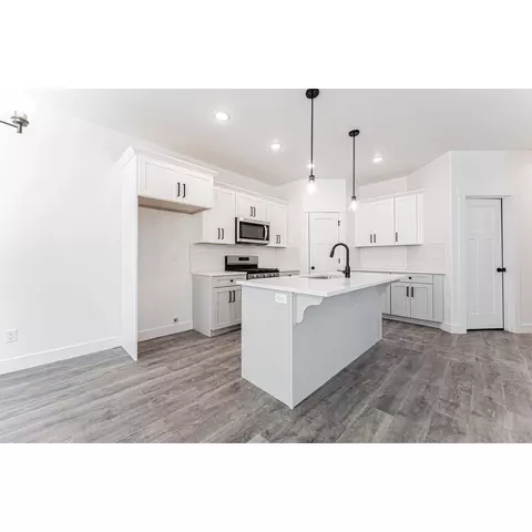 4665 S Olive Ave, Mapleton, UT 84664 photo 3