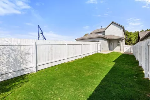 271 Glocken Ln, Kyle, TX 78640 photo 4