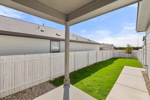 271 Glocken Ln, Kyle, TX 78640 photo 5