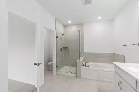 Bath - 11710 Full Moon Loop, Parrish, FL 34219 photo 2 of 2