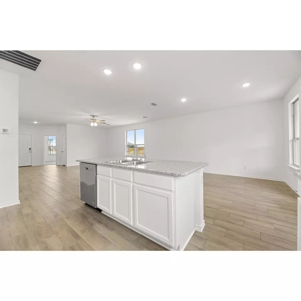 Kitchen - 1895 Indigo Ln, Heartland, TX 75126 photo 6 of 7