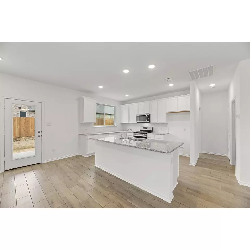 Kitchen - 1895 Indigo Ln, Heartland, TX 75126 photo 5 of 7