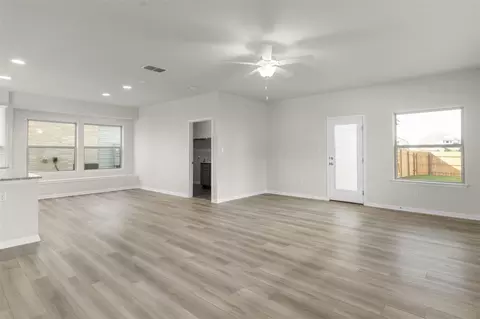 124 Pentro Path, Georgetown, TX 78626 photo 14