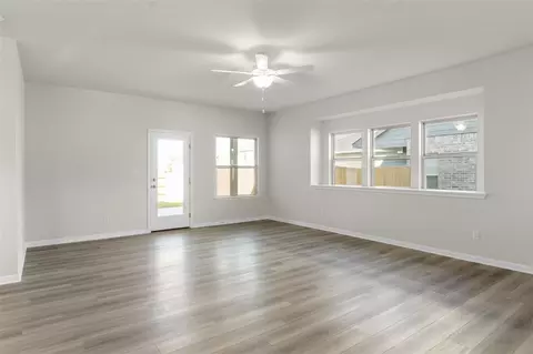 124 Pentro Path, Georgetown, TX 78626 photo 13