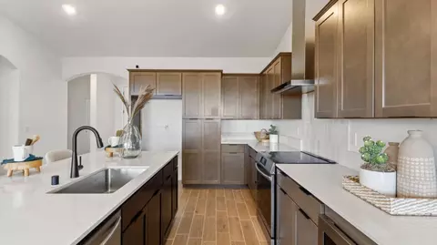 Kitchen - 7322 Lemon Meadow Pl, Bakersfield, CA 93313 photo 4 of 4