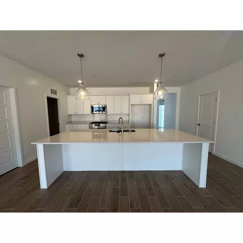 1019 Summerset Ave, Clovis, CA 93619 photo 2
