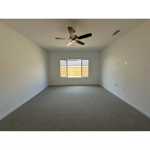 1019 Summerset Ave, Clovis, CA 93619 photo 4
