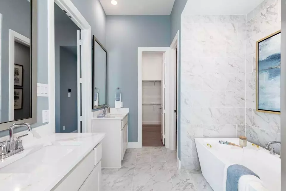 Bath - Plan Kingston - 2001 Calumet Dr, Aubrey, TX 76227 photo 5 of 6