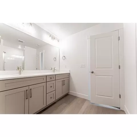 Bath - 4675 S Olive Ave, Mapleton, UT 84664 photo 1 of 2