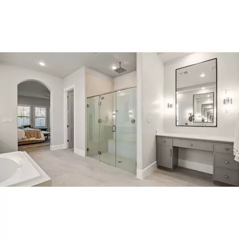 Bath - 1677 N Twinberry Ave, Clovis, CA 93619 photo 4 of 5