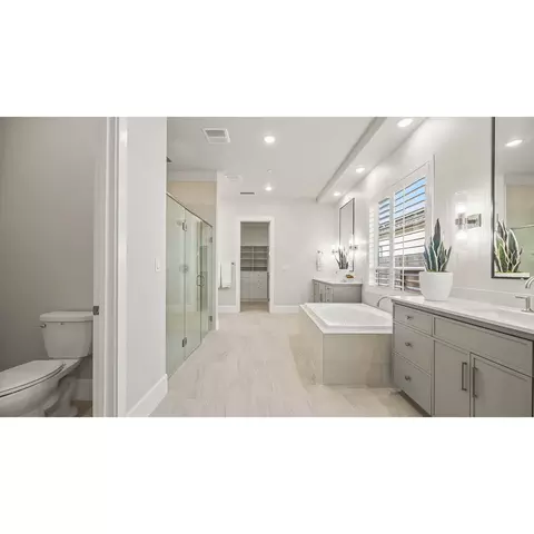 Bath - 1677 N Twinberry Ave, Clovis, CA 93619 photo 3 of 5