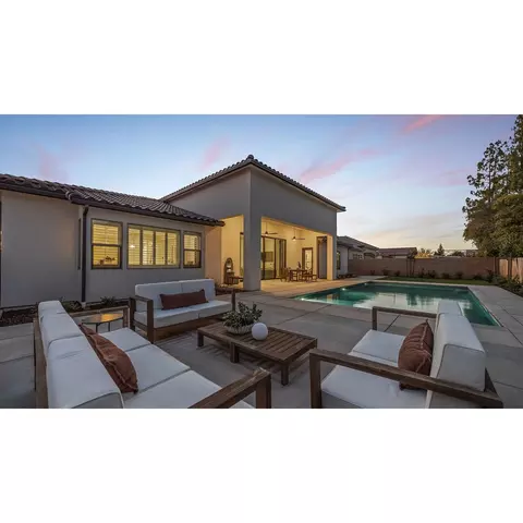Exterior - 1677 N Twinberry Ave, Clovis, CA 93619 photo 10 of 10