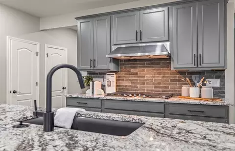 5533 E Spaniel Dr, Ann Arbor, MI 48108 photo 8