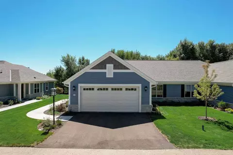 806 Margo Cir, Eagle, WI 53119 photo 4