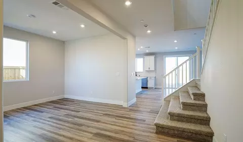 Living - 2127 Geneva Way, Manteca, CA 95337 photo 4 of 4