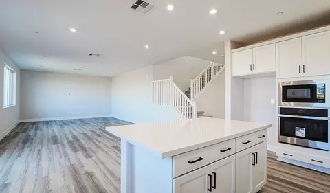 Entry Way - 2127 Geneva Way, Manteca, CA 95337 photo 1 of 4