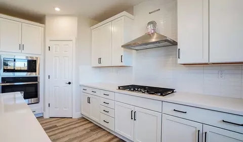 Kitchen - 2127 Geneva Way, Manteca, CA 95337 photo 5 of 9