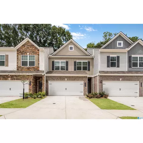 4566 Village Springs Sq, Fultondale, AL 35068