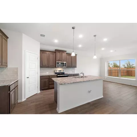 906 Eloise Ln, Cleburne, TX 76033 photo 8