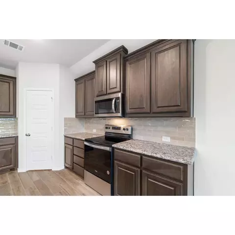 906 Eloise Ln, Cleburne, TX 76033 photo 7
